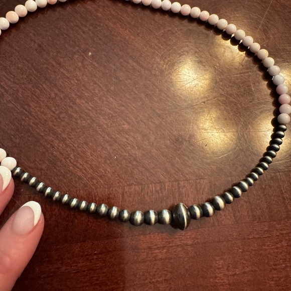 Native Pink Conch and Silver Navaho Bead Necklace - Picture 8 of 8
